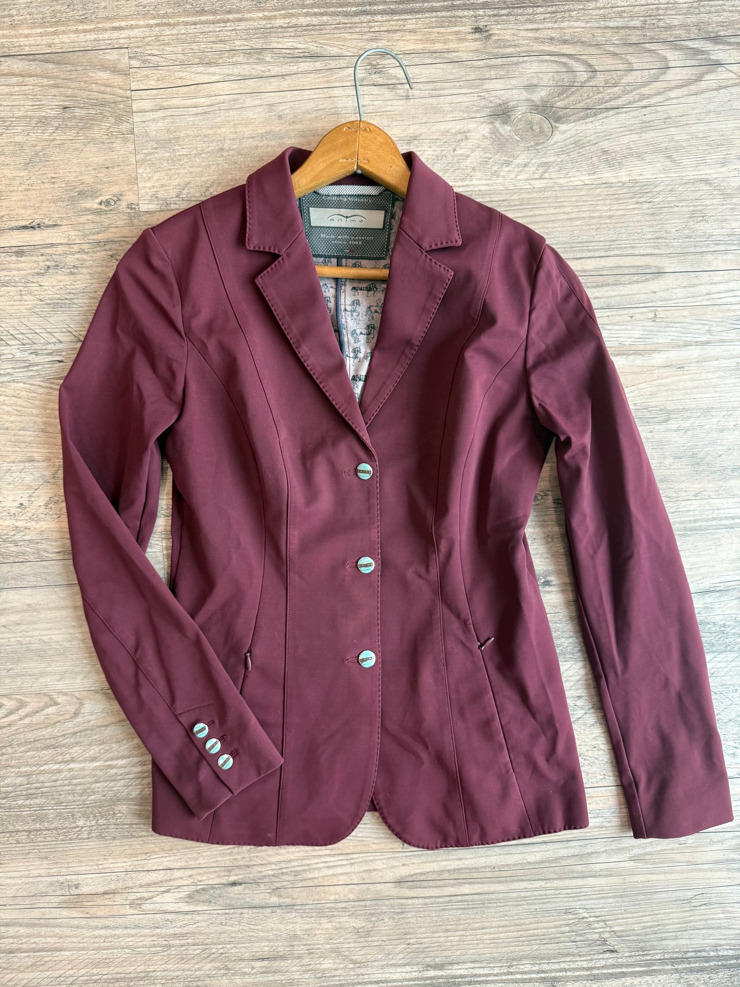 Animo Evo Show Coat IT40 Maroon