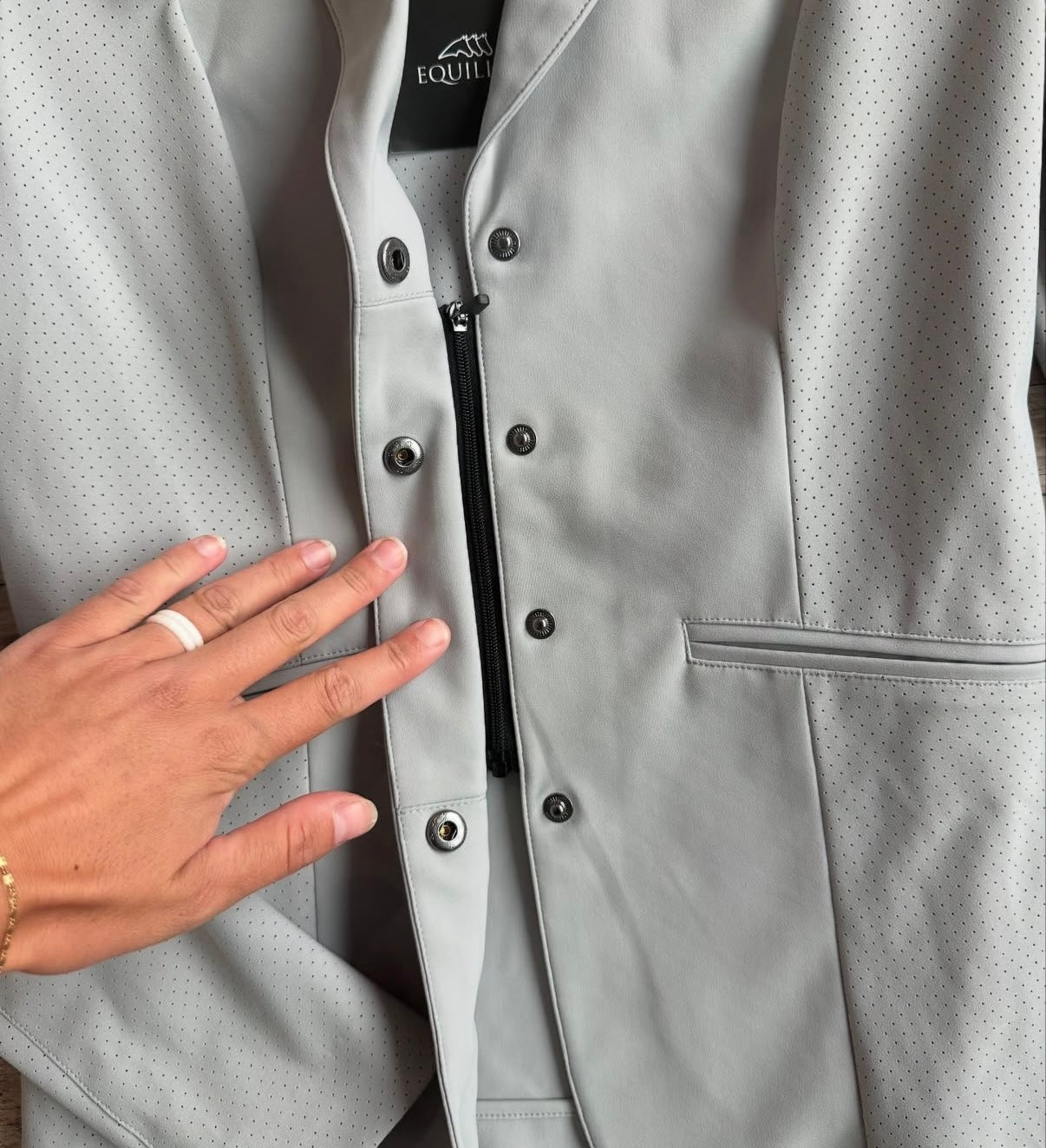 Equiline Casur B Move Show Coat IT38 Light Grey